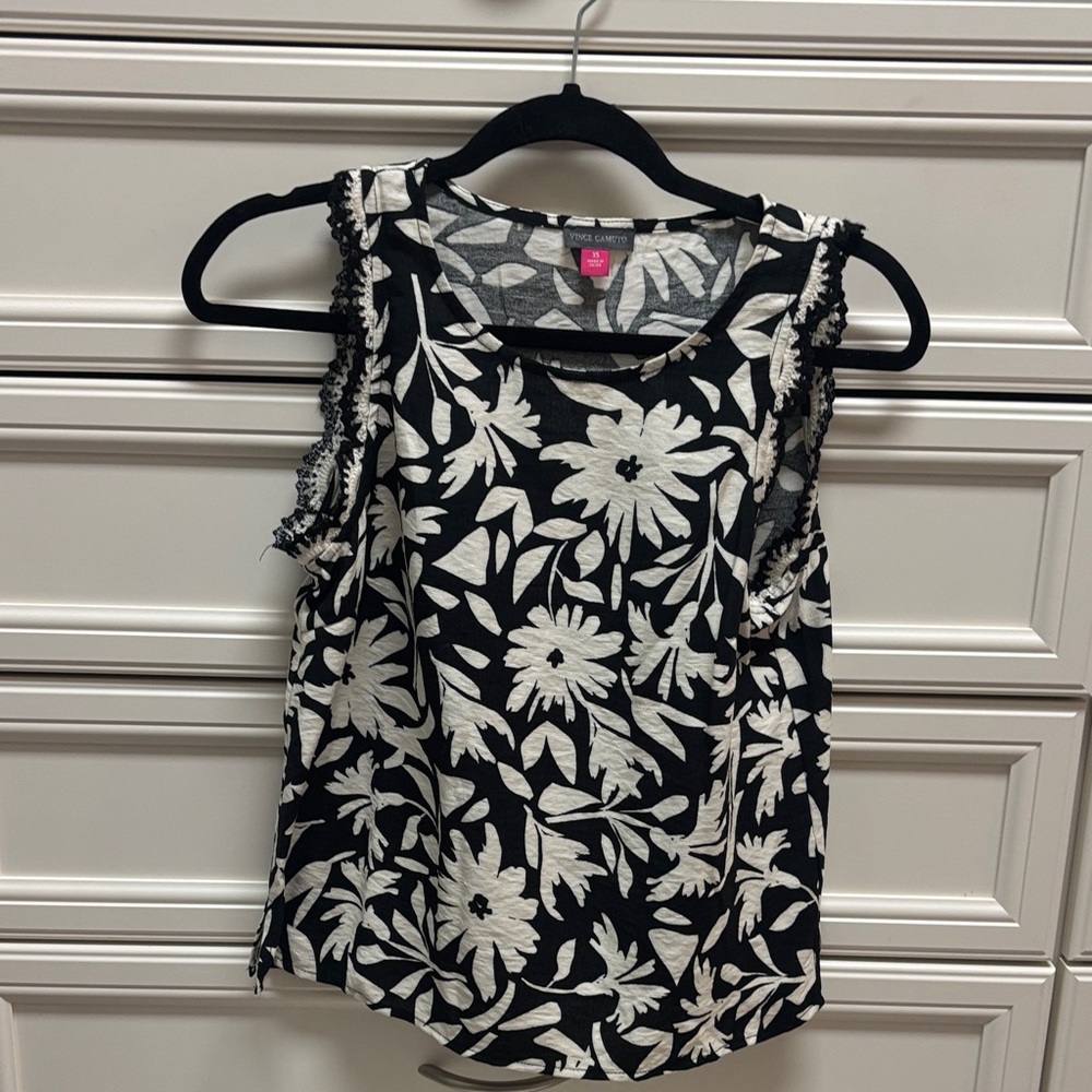 Vince Camuto Black & White Floral Lace-Trim Tank
